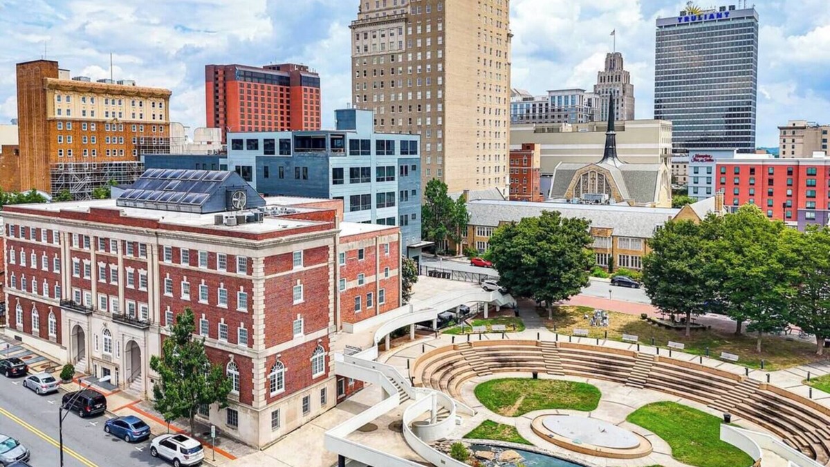 Winston - Salem Apartment | Casa Del Jefe! Located In the Heart of Downtown, Casa del Jefe! Located in the Heart of Downtown