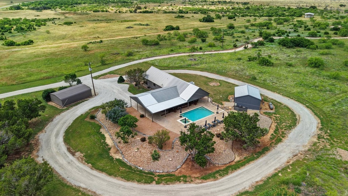 Thurber House | Casa del Lago PK- near lake and perfect for entertaining!