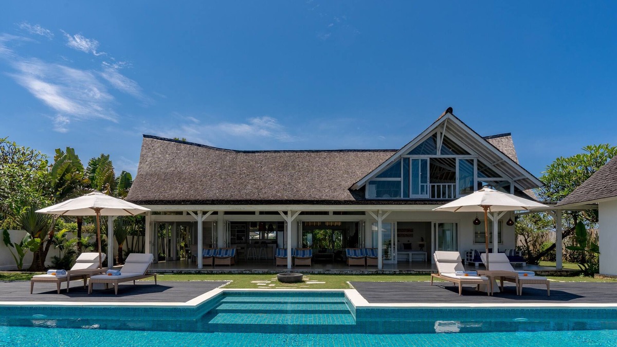 Mushroom Bay Villa | Casa Del Mar | Contemporary 3BR Cliffside Luxury Villa