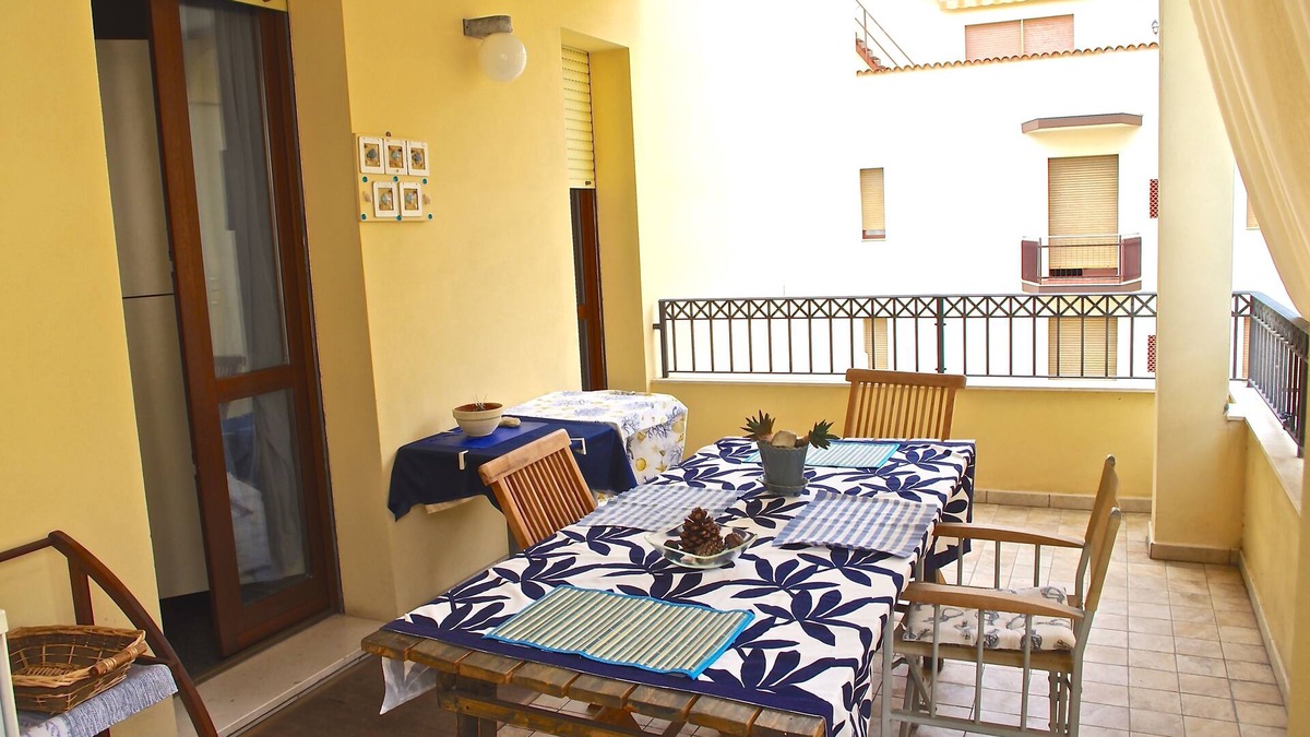 Alghero Apartment | Casa del Mar Three-room superior apartment with covered veranda - CIN: IT090003B4000E2202