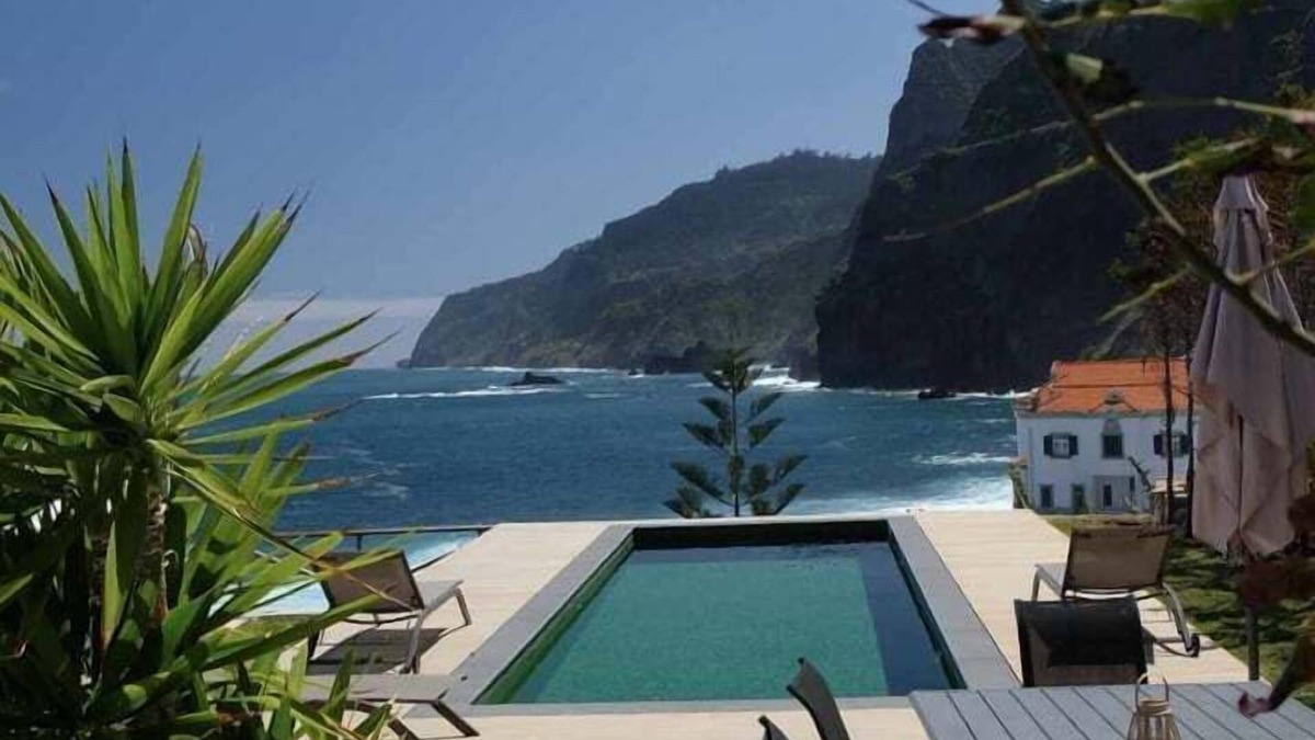 Ponta Delgada Villa | Casa Del Mar- Wonderfull Sea Views & Swimming Pool
