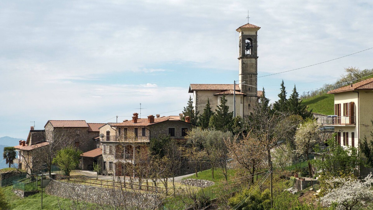 Adrara San Martino Apartment | Casa del Picchio - One Bedroom Apartment, Sleeps 3