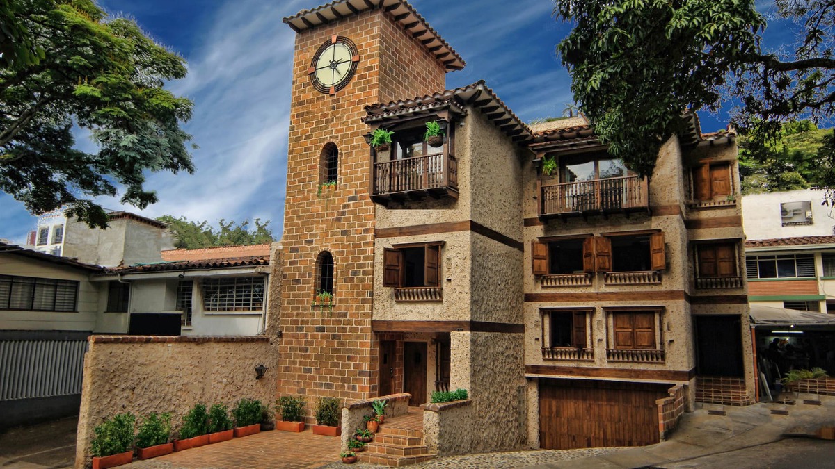 La Florida Apartment | Casa del Reloj JARDIN -Amazing -suite Garden Opens to Sky, 2 Master Suites