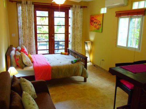 Contadora Island Bed & Breakfast | Casa del Sol Bed and Breakfast