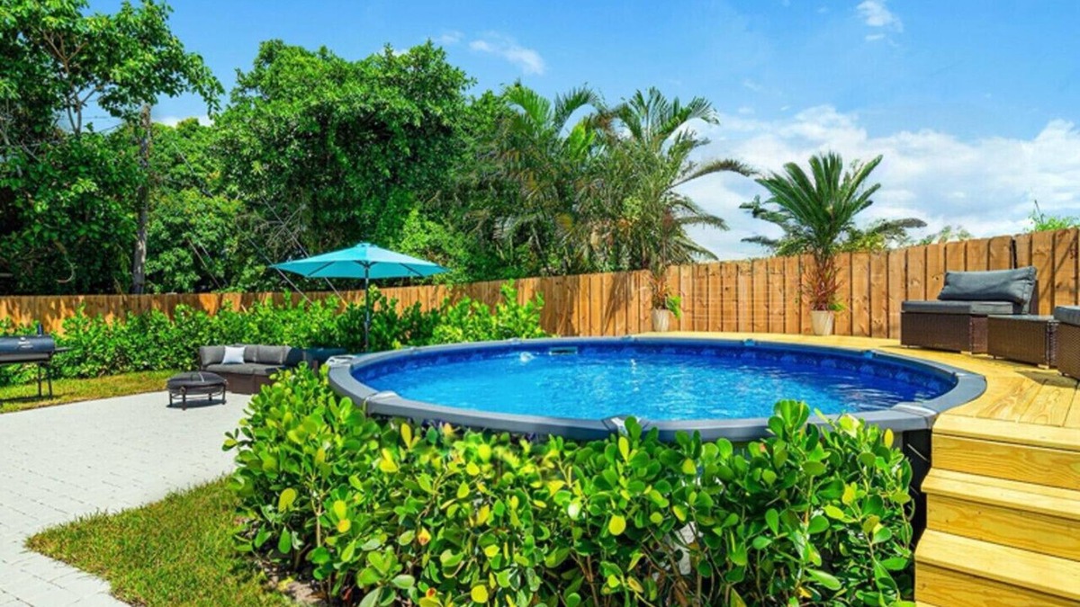 Poiciana Park II House | Casa del Sol - Heated Pool, Mins to Beach and DT