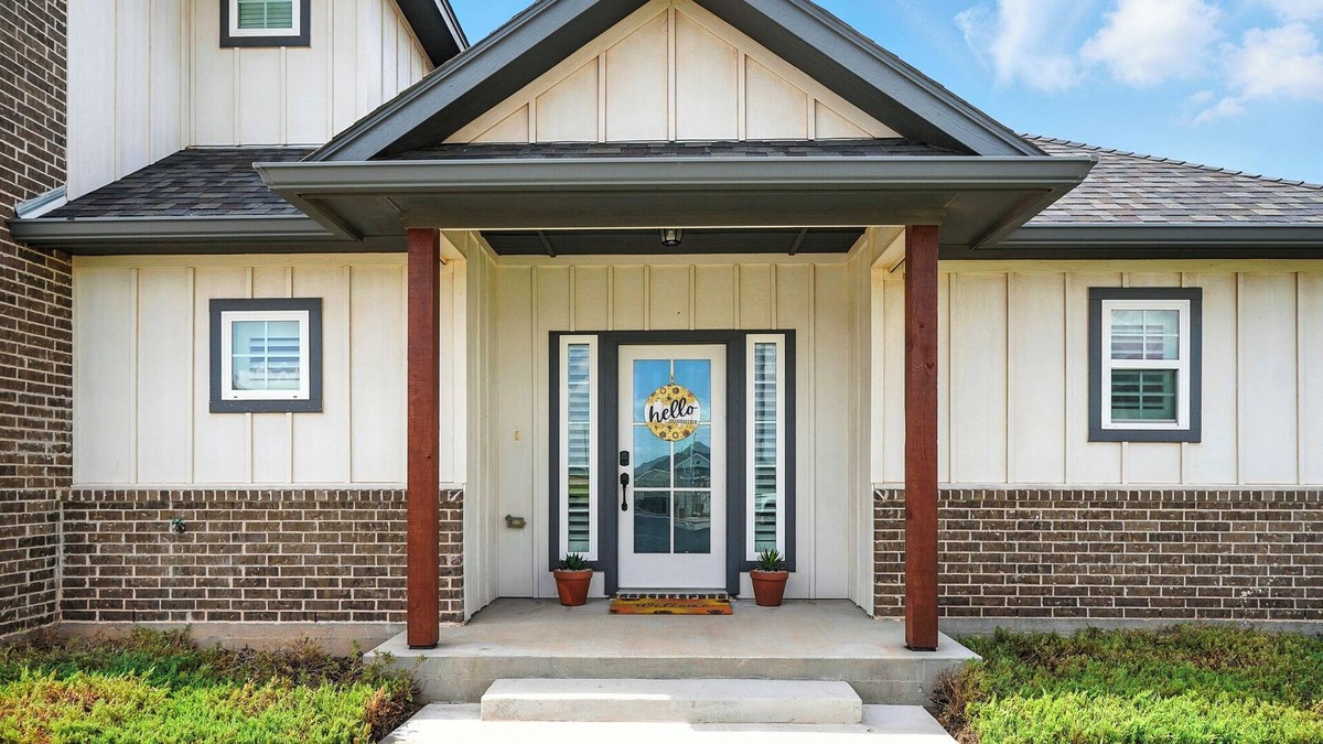 Abilene House | Casa Del Sol | Modern Sanctuary in Abilene