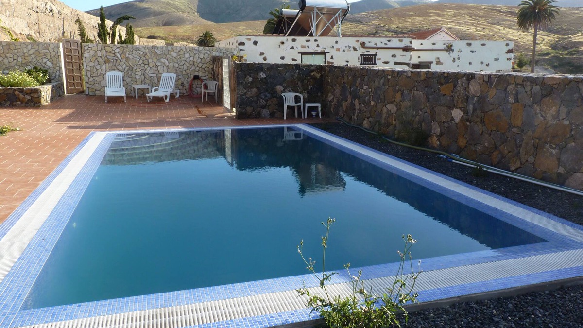 Valle de Santa Ines Cottage | Casa del Valle with shared pool, Free WiFi, BBQ ideal families