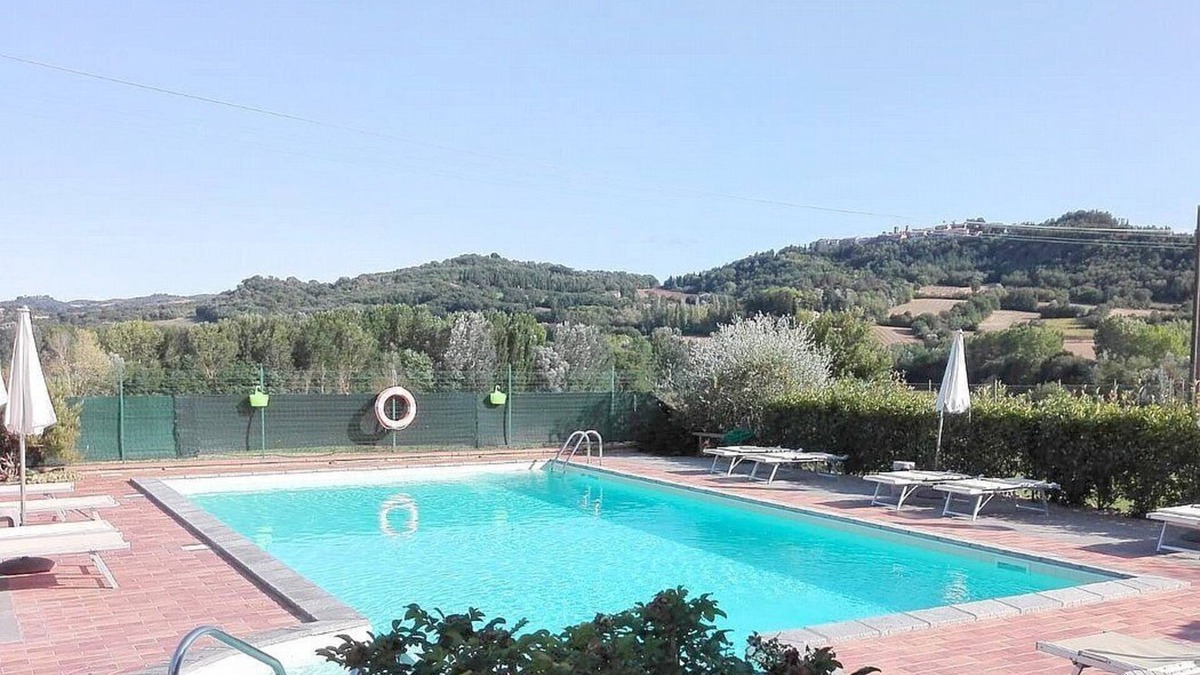 Fighille House | Casa delle Mammole A: A characteristic and welcoming two-story apartment that is part of an ancient country house surrounded by the greenery, with Free WI-FI.