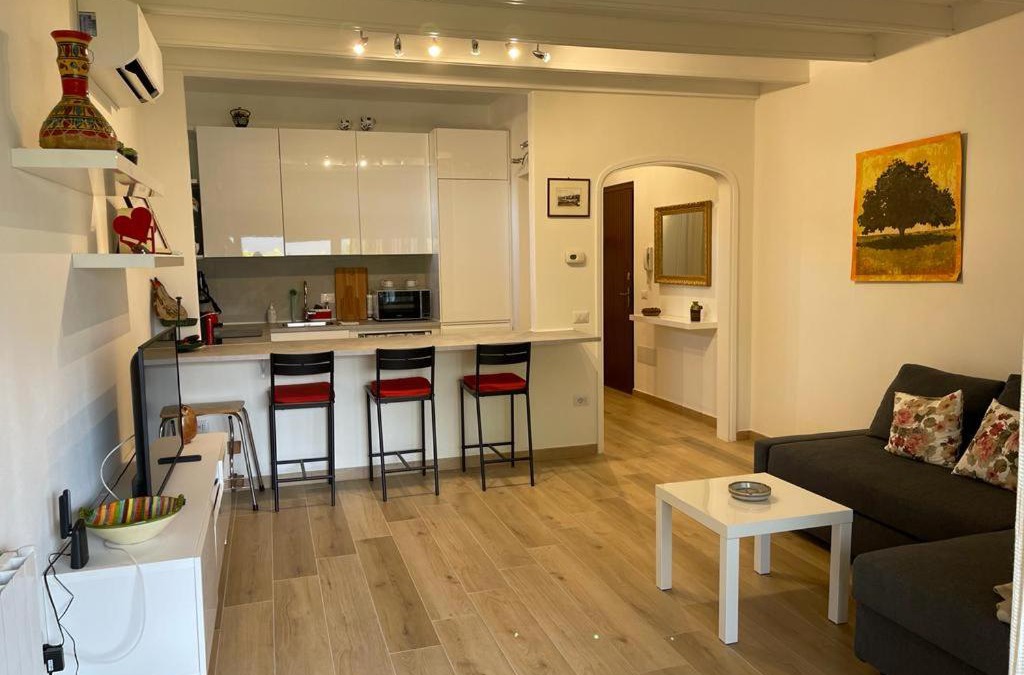 Porto Valtravaglia Apartment | Casa di Paolino