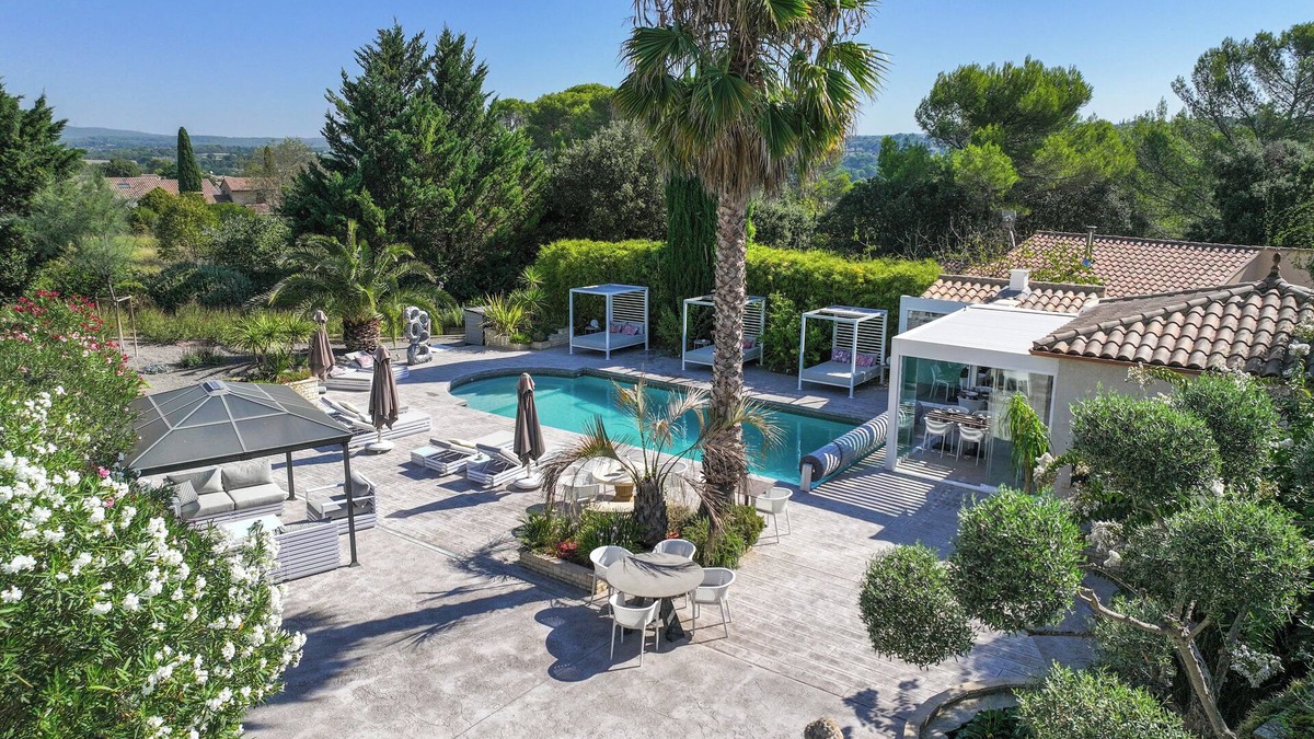 Sommieres Hotel | Casa Dina