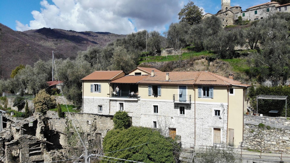 Nirasca House | casa Dino - Ligurian country house in perfect tranquility, Maritime Alps and sea