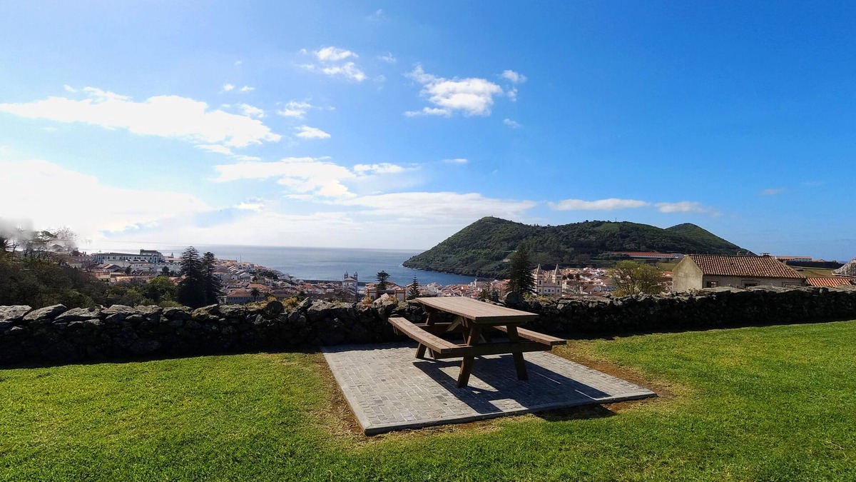 Angra do Heroismo House | Casa do Becco - with breathtaking views of the ocean and the historic center