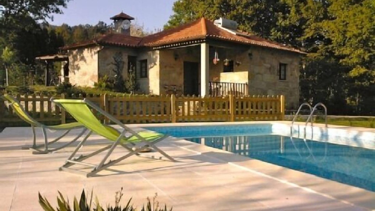 Couto de Esteves Cottage | Casa do Bouço Velho for 4 people