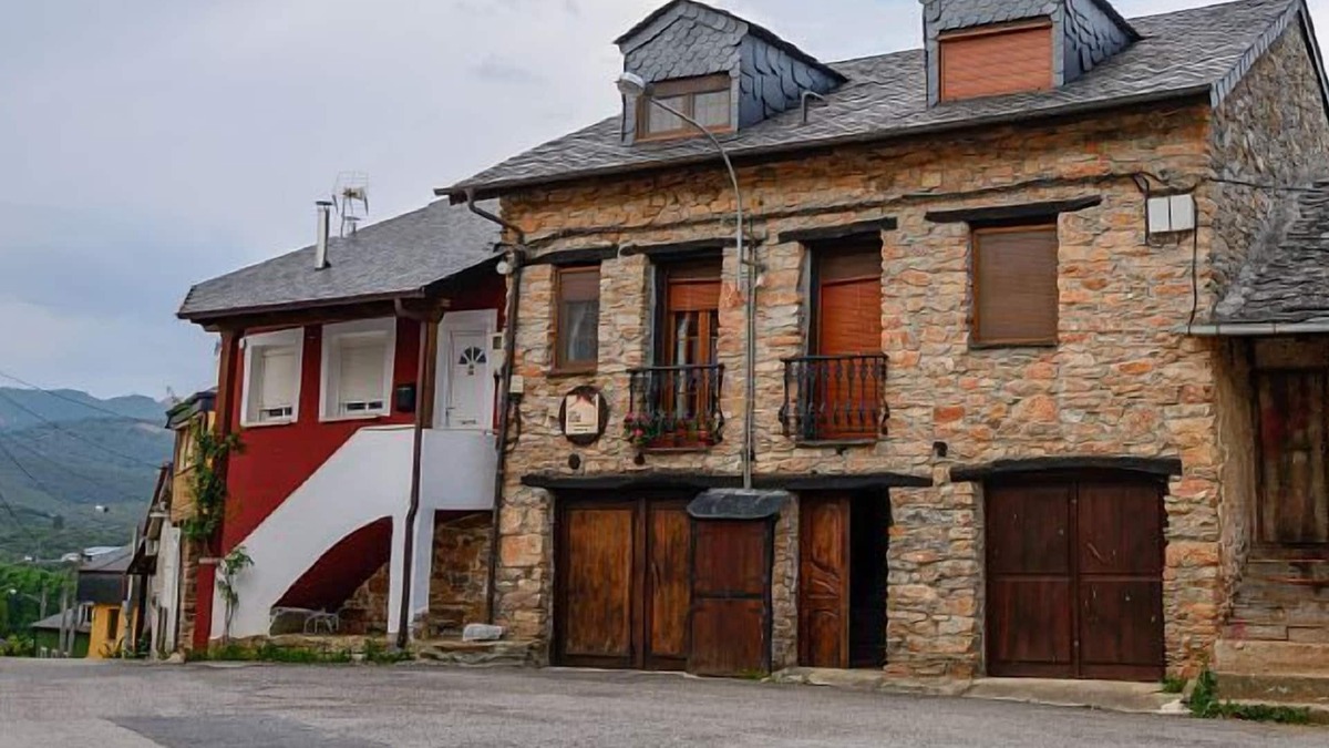 Carucedo Cottage | Casa Do Eiró for 6 people