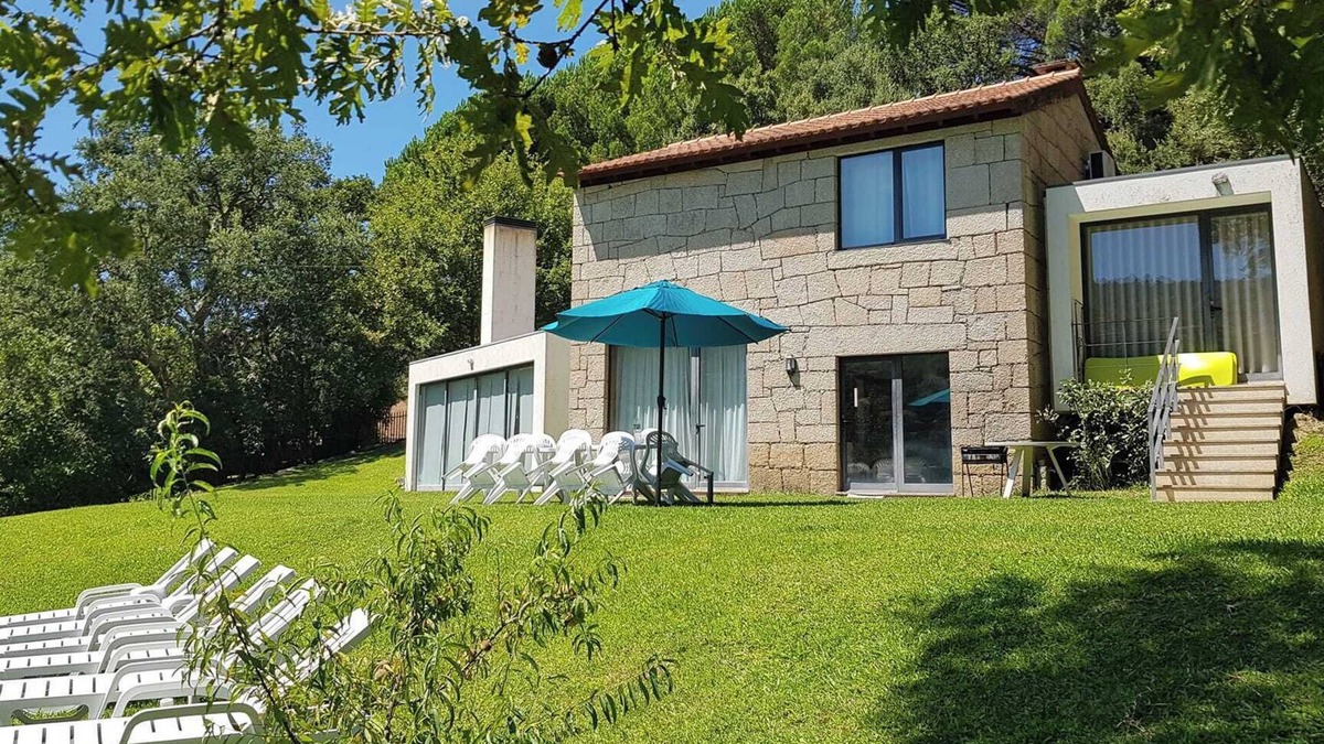 Pacos de Gaiolo House | CASA DO LAVADOURO, overlooking the Douro River!