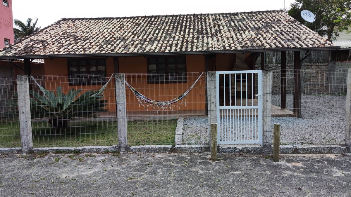 Guarda do Embau House | Casa do Marquinho - Air Cond., Cable TV and Internet