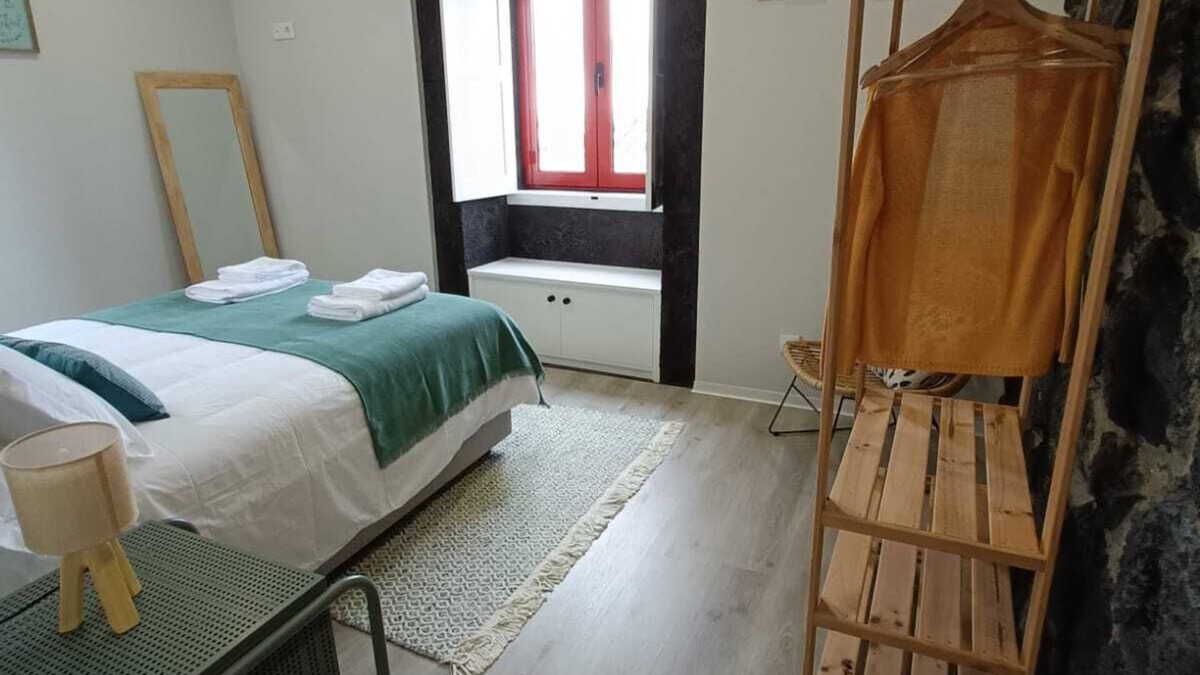 Angra do Heroismo House | Casa do Poço - cozy house in a rural parish,a quiet space with sea views.