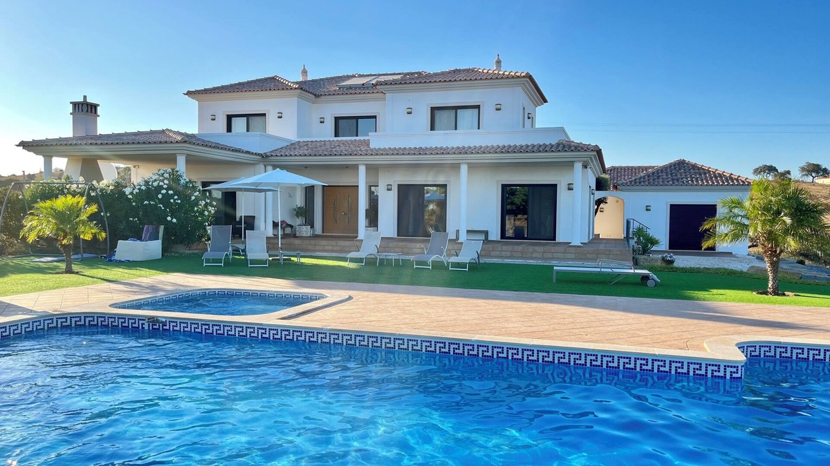 Vila Real Santo Antonio Villa | Casa Eden, Luxurious Villa, 6 Bedrooms, 5 Bathrooms, Swimming Pool, Sea View