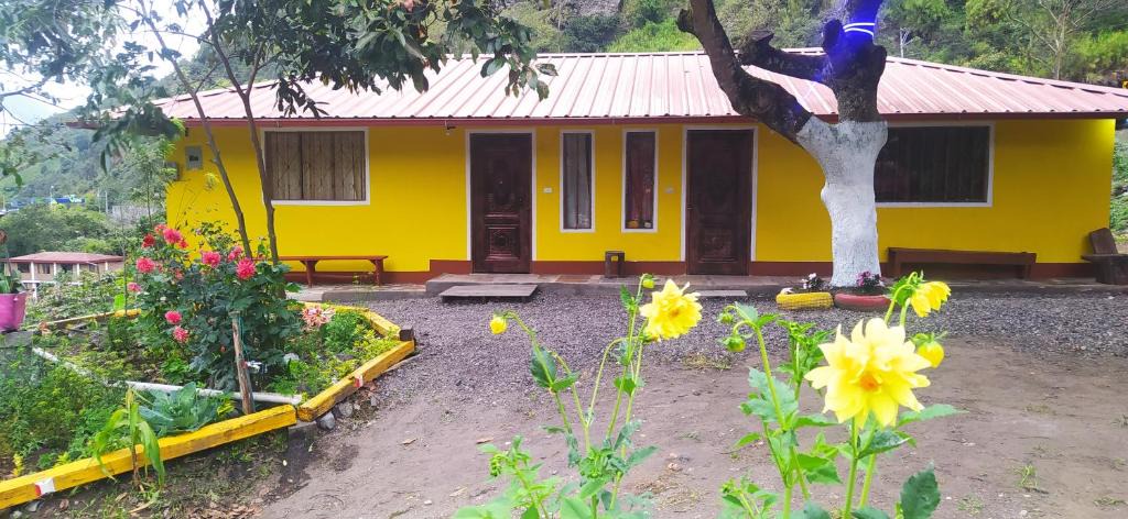 Banos de Agua Santa House | Casa El Guayacan