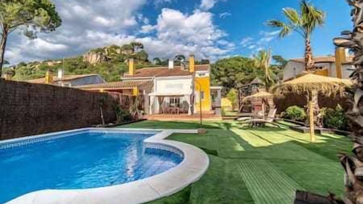 Las Jaras House | Casa El Oasis del Lago Rural Lodging