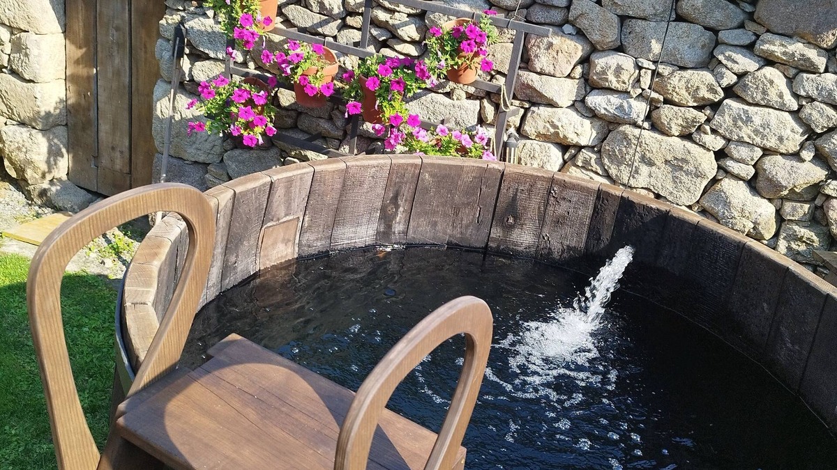 San Amaro House | Casa Elvira in Aldea Piroño, 700 meters from the Buddhist Monastery and close to Hot Springs