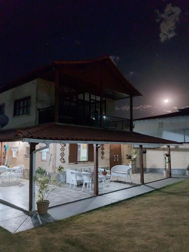 Jacone House | Casa em frente a praia de Jaconé