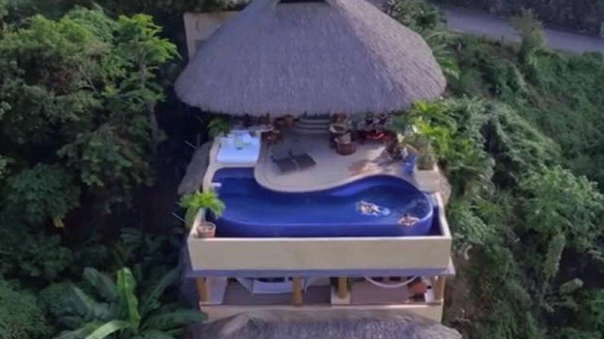 Cerro del Vigia Villa | Casa Encantadora is your dream vacation. Fully staffed with cook, maid & more.