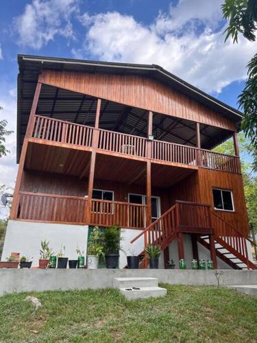 Amazon River House | Casa Encanto