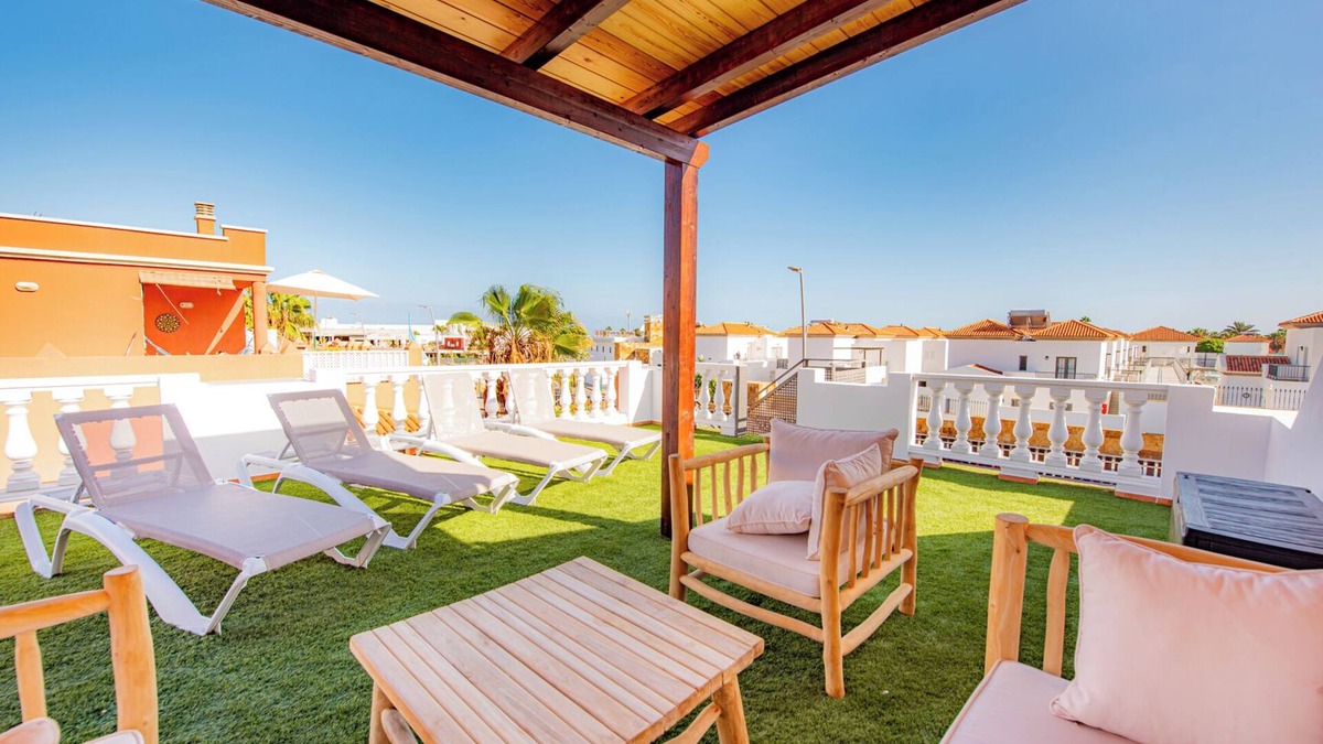 Caleta de Fuste Apartment | Casa Mimosa - Amazing Roof Terrace, within 5 minutes of all local amenities