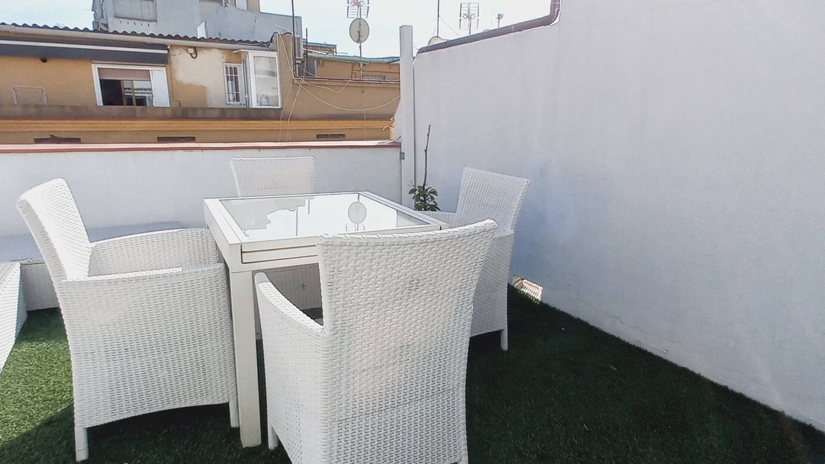 Collblanc y La Torrassa Apartment | Casa Dess.acogedor Ático muy Céntrico y con Todos los Servicios