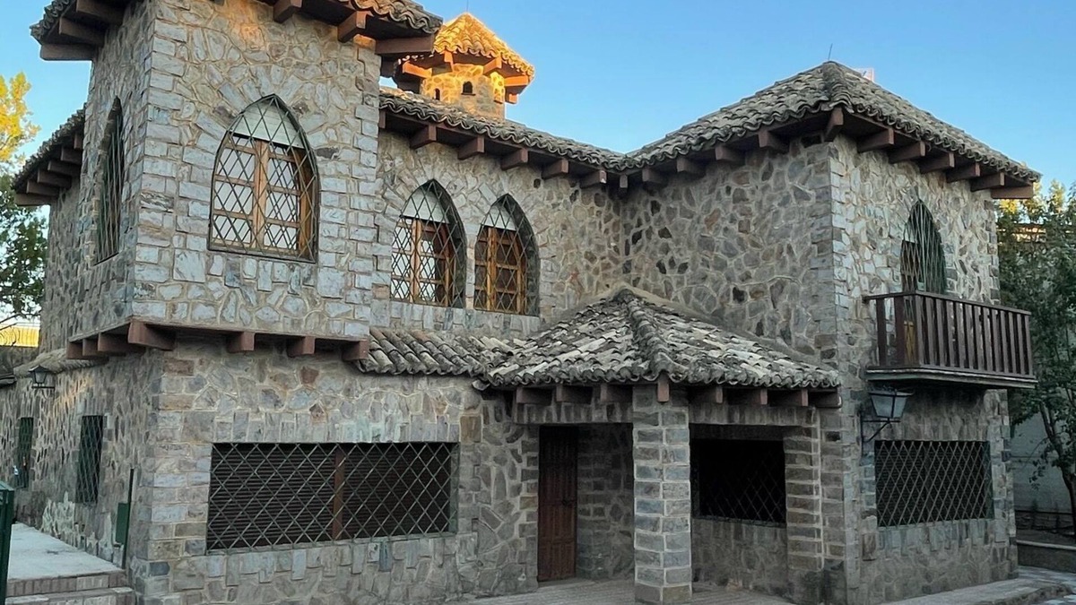 Villanueva del Arzobispo Villa | Casa Rural La Moraleja en la Sierra de Cazorla. Pista Deportiva, Parque Infantil