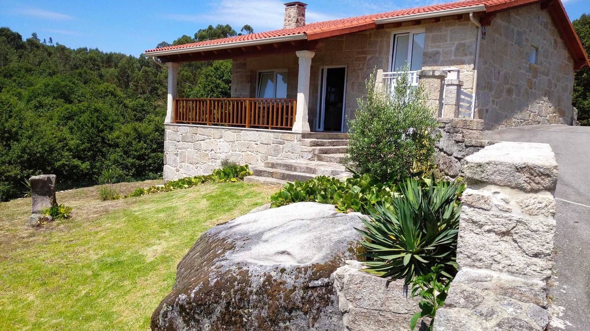 Ponte Caldelas House | CASA ESFARRAPADA