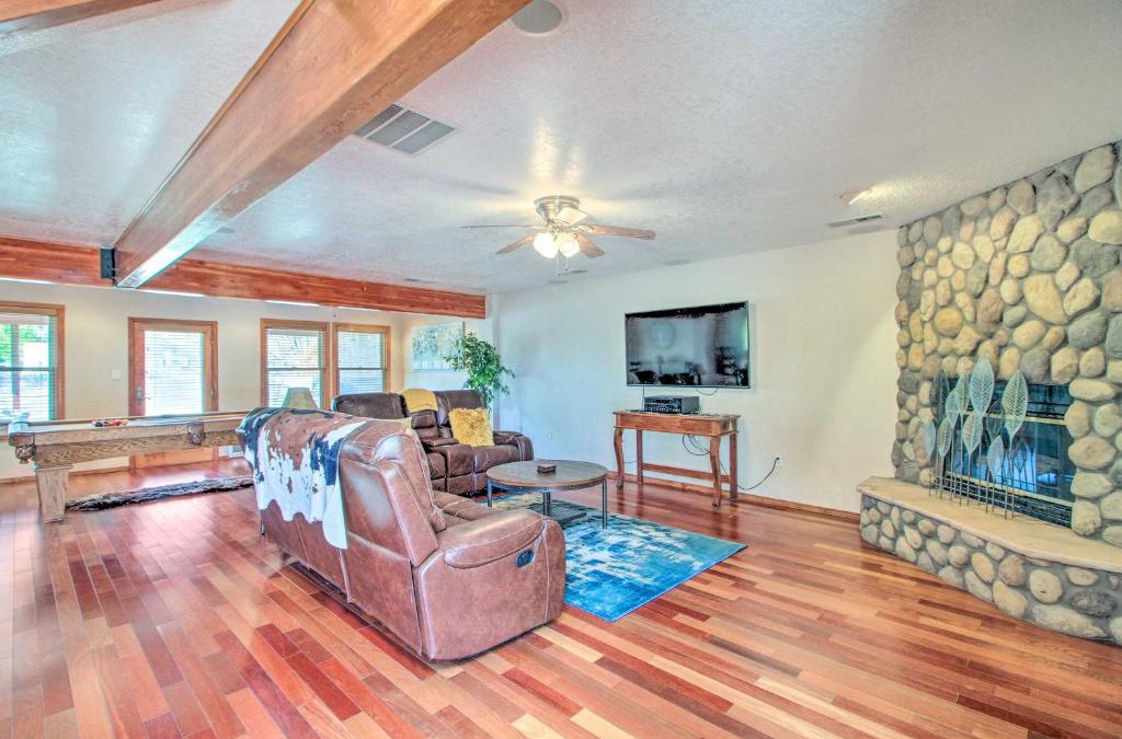 Northeast Heights House | Casa Especial Family Retreat with Pool Table!