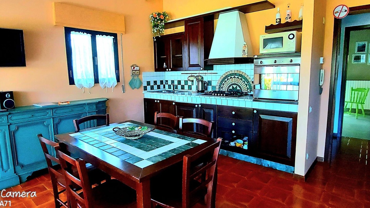 Reschigliano House | Casa Europa 🏡 is your vacation home at 400mt. from the sea with private garden.