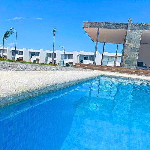 Manta House | Casa Familiar a Pasos del Mar Playa y Felicidad