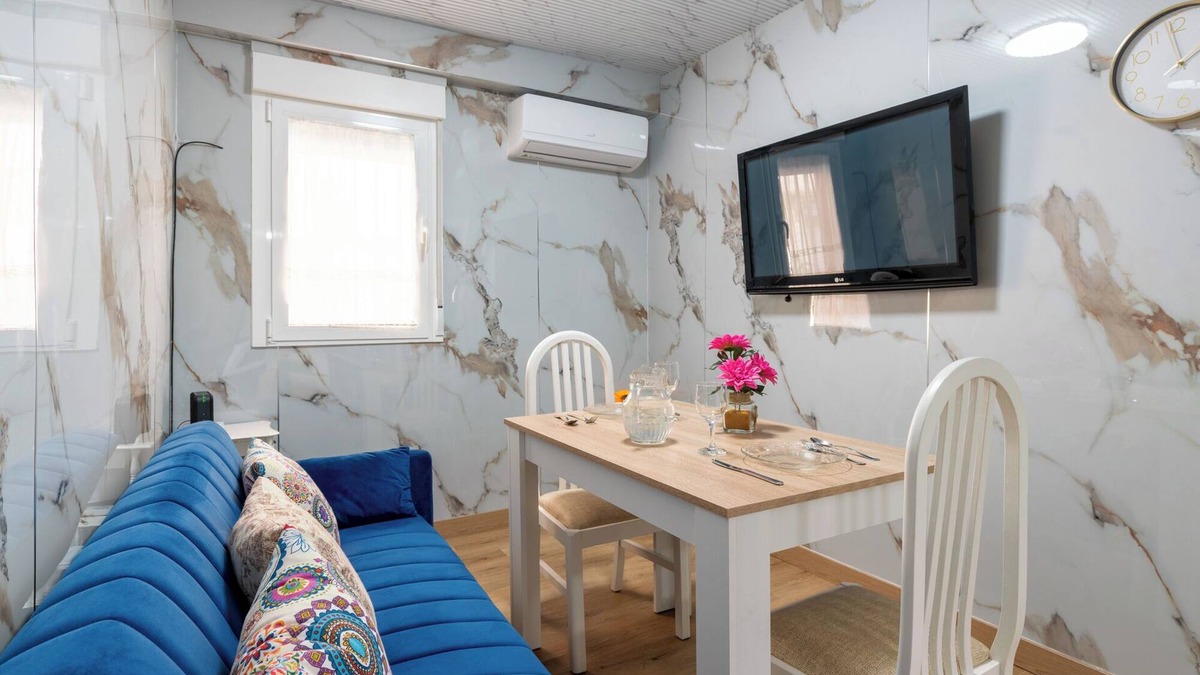Los Remedios Apartment | Casa Feria, modern accommodation in Seville
