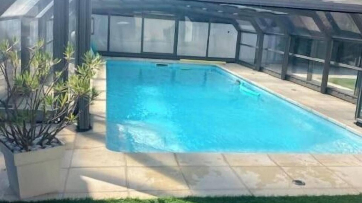 Bourg-en-Bresse House | Casa Fernandes with heated indoor swimming pool