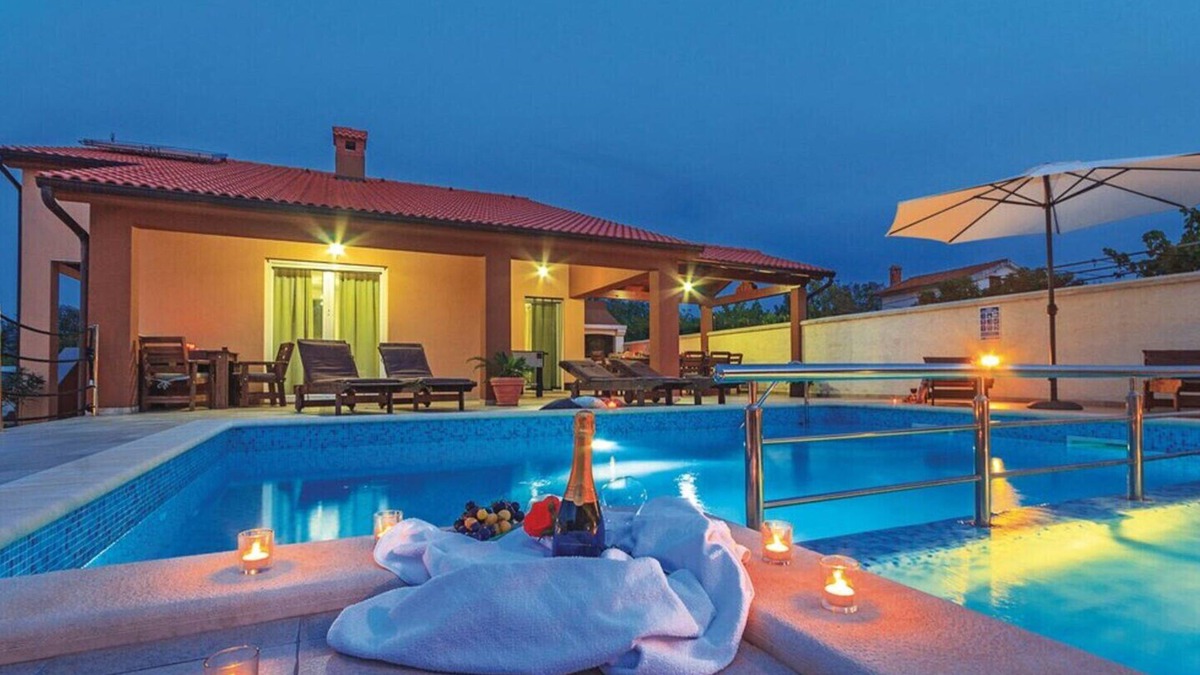 Filipana Villa | Casa Filipana for 8 people near Pula with sport activities and kids playground
