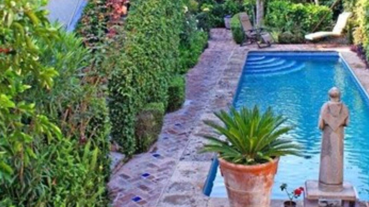 Ajijic Bed & Breakfast | Casa Flores Bed & Breakfast
