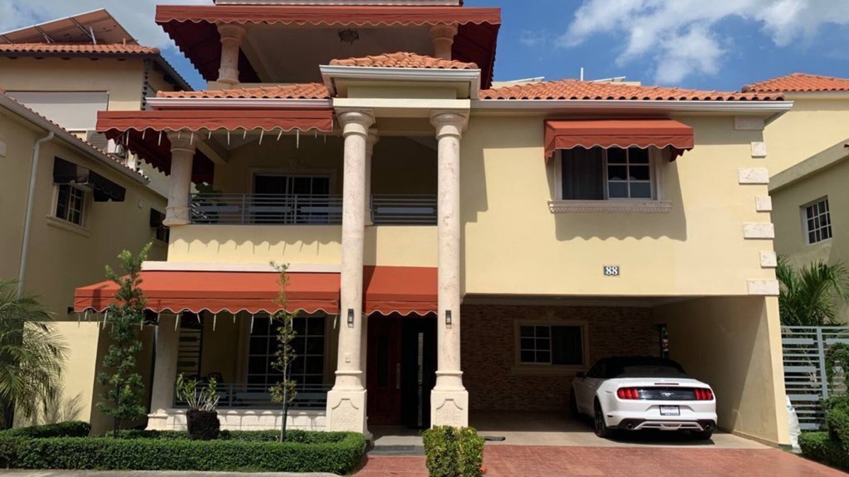 San Cristobal House | Casa Flores