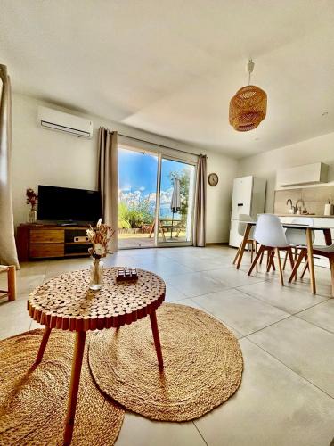 Santa-Reparata-di-Balagna Apartment | Casa Fondale