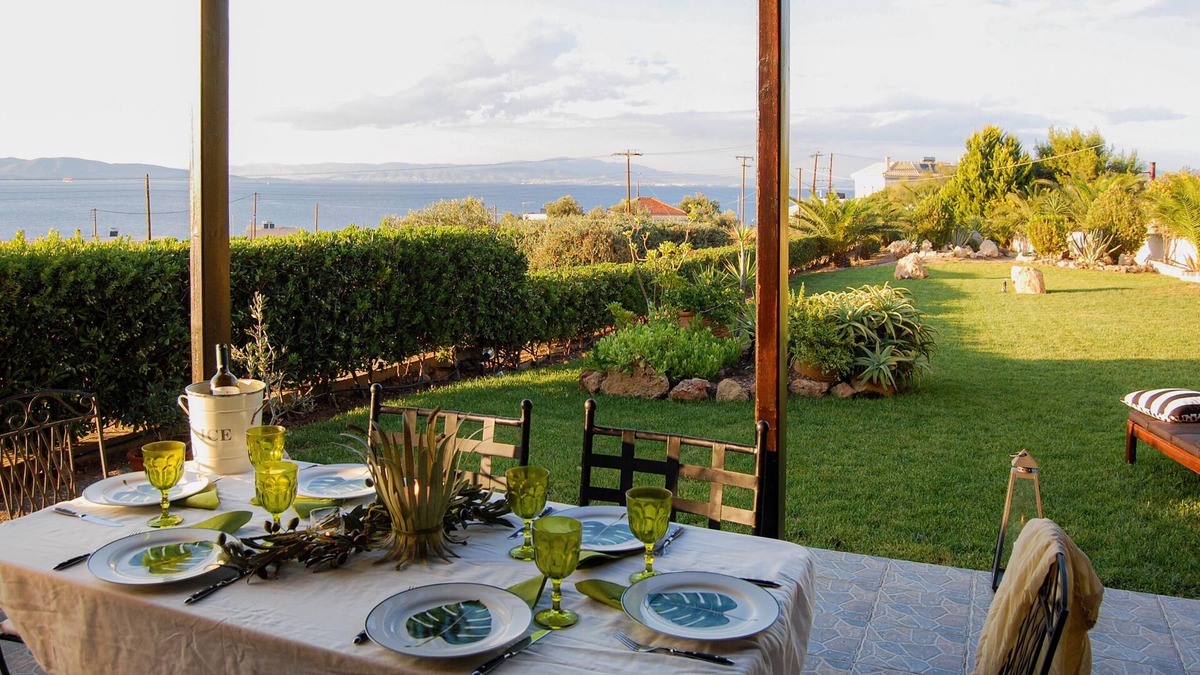 Vagia House | Casa Fos Aegina, 2 minutes from the sea on foot.
