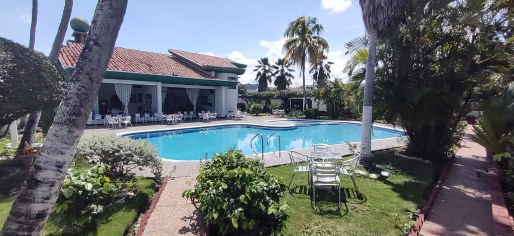 Honda Bed & Breakfast | Casa Frasser