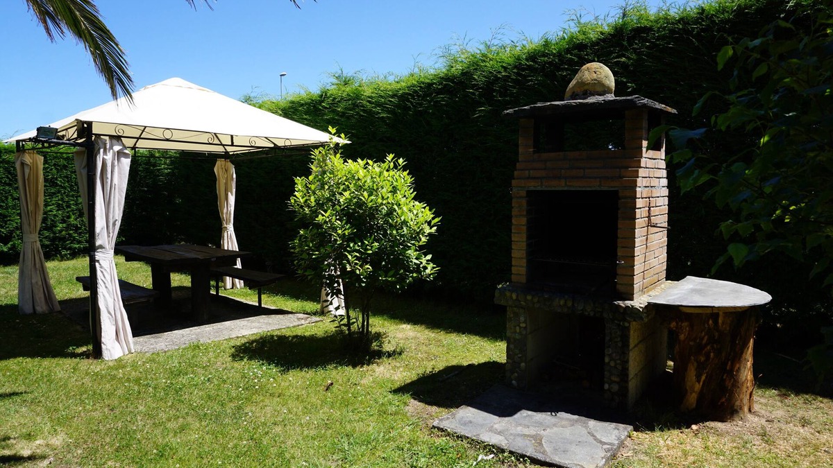 Campos y Salave Cottage | CASA GAYOL, NEAR THE BEACH OF PORCÍA