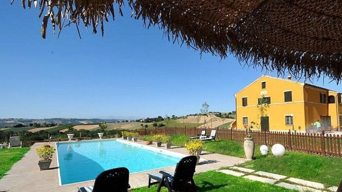 Acquesalate House | Casa Giacomina A, fully refundable with voucher*: A cozy and welcoming apartment that is part of a villa situated in a secluded location surrounded by meadows and by green hills, with Free WI-FI.