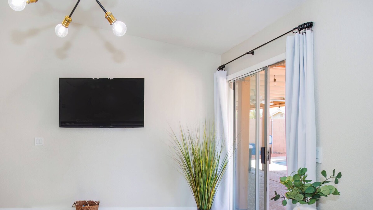 Casa Grande Villa | Casa Grande getaway! Modern cozy home with private pool and hot tub!