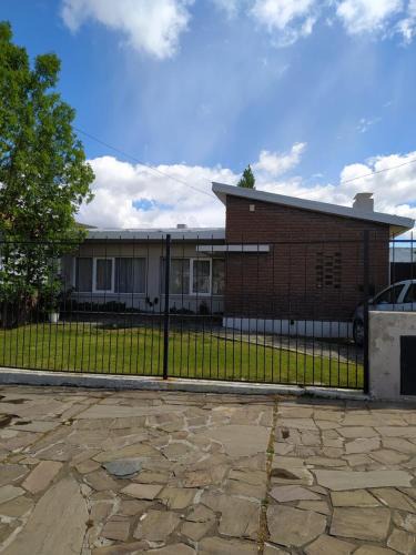 Esquel House | Casa grande y cómoda en el centro de Esquel
