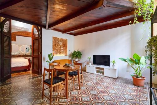 Zona Colonial Apartment | Casa Grullon Loft