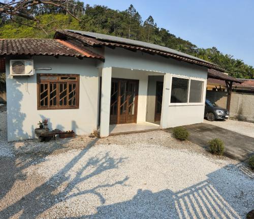 Guabiruba House | Casa Holandesa