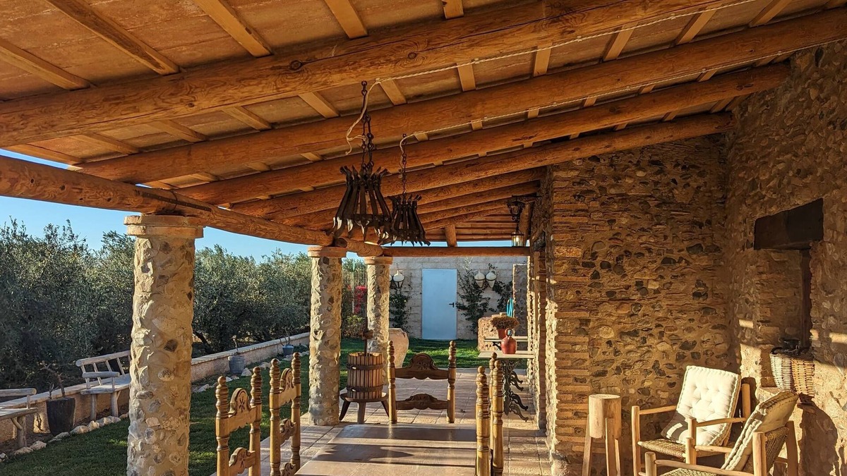 Riudoms House | Casa Hostalets - Newly renovated casa with pool in the middle of the olive trees